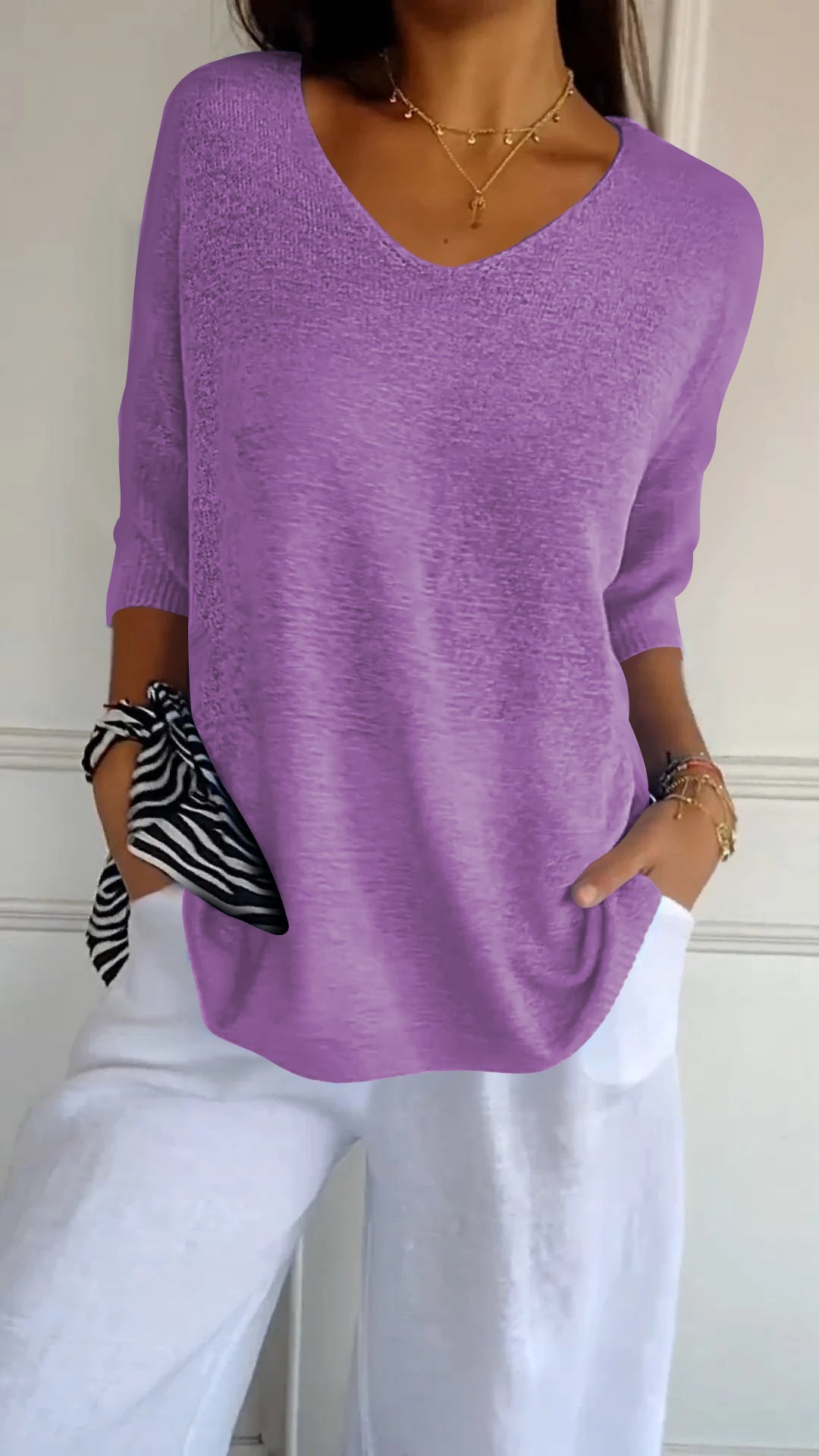 Plain knit V-neck top