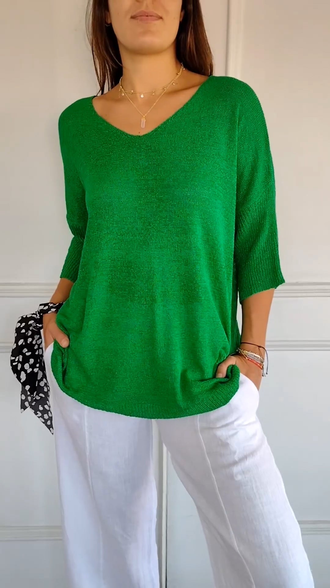 Plain knit V-neck top