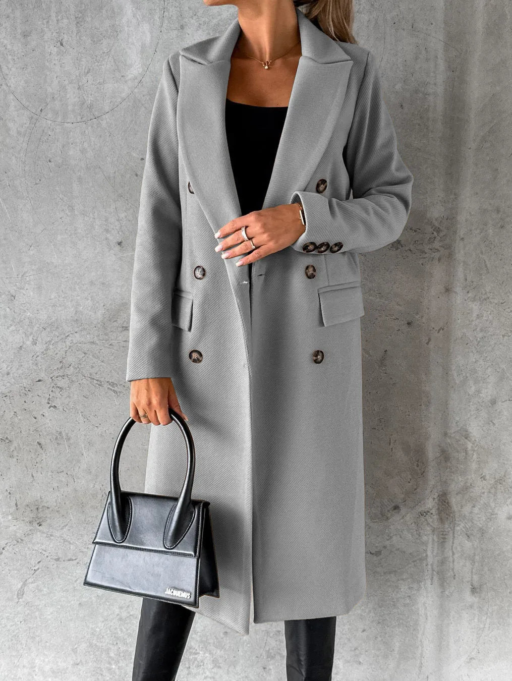 Lapel coat - Warmth with a stylish twist.