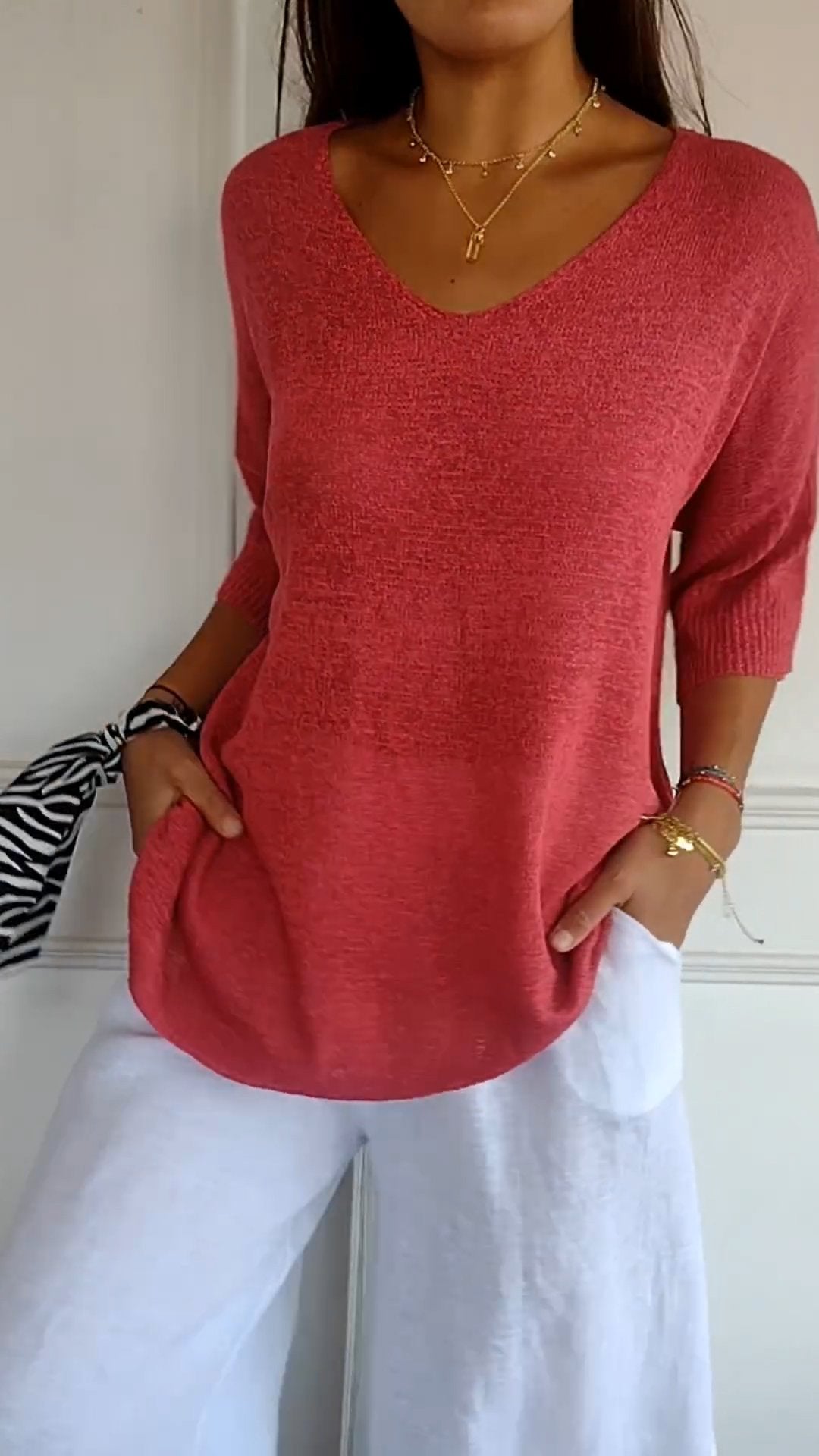 Plain knit V-neck top